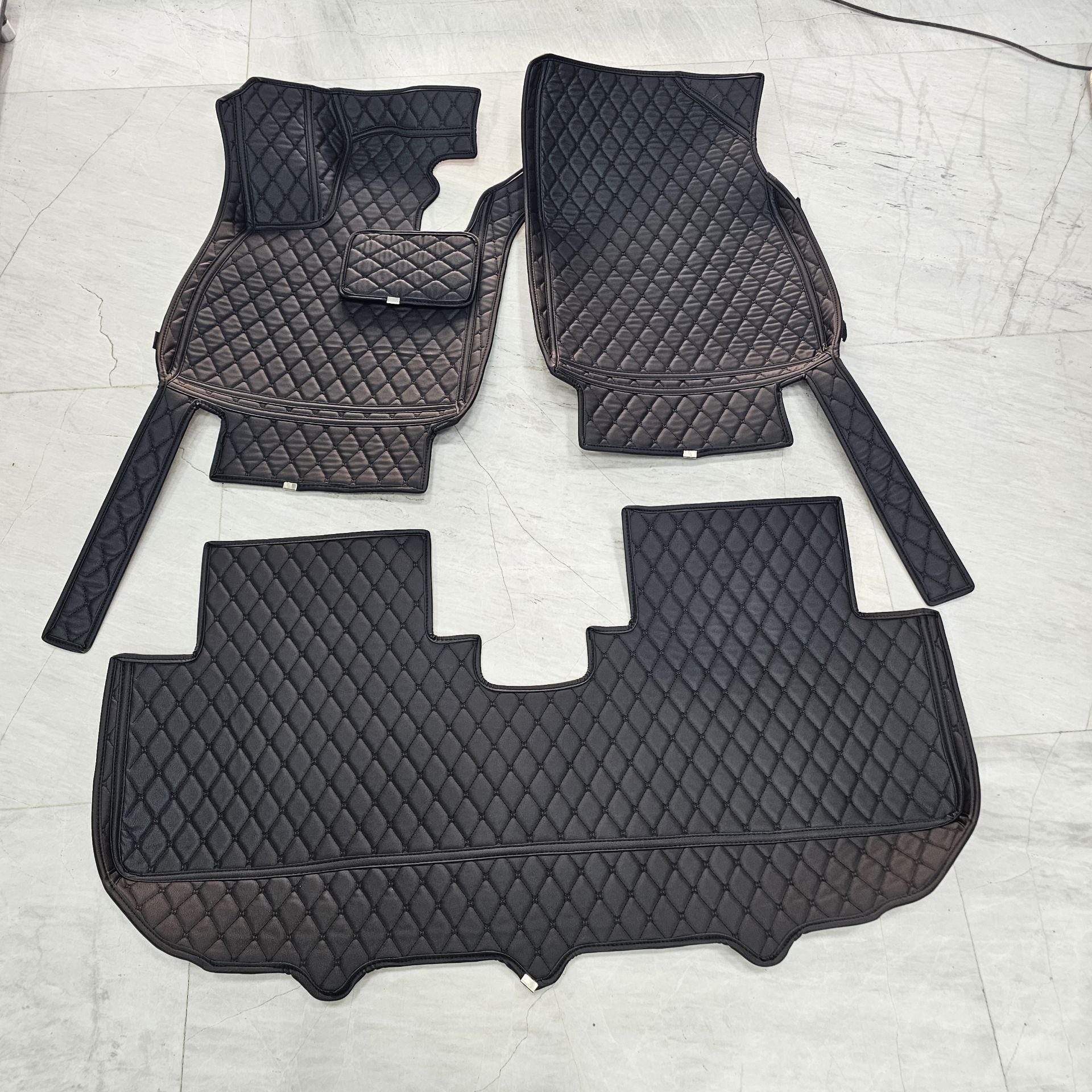 کفپوش کابین چرمی گلدوزی BYD QIN L